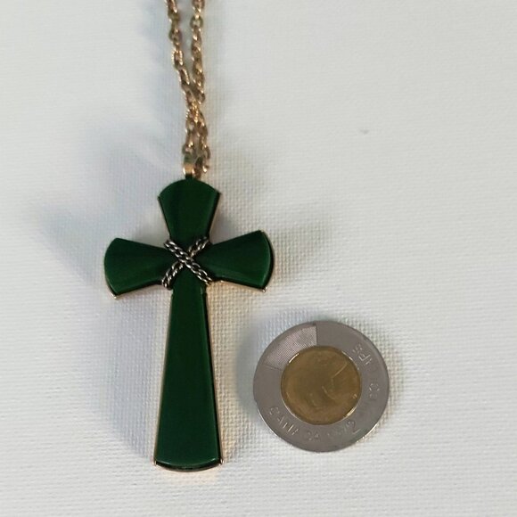 1970's Vintage Jade Green Avon Juliet Cross Pendant - Picture 5 of 6